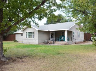 700 W Grant St, Dimmitt, TX 79027