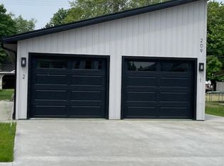 209 N Harrison St, Topeka, IN 46571