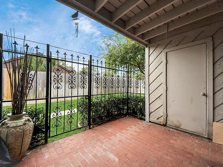 17331 Red Oak Dr #55 — Photo 25