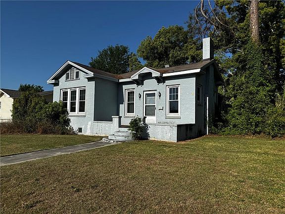 2nd image of 217 College Ave N