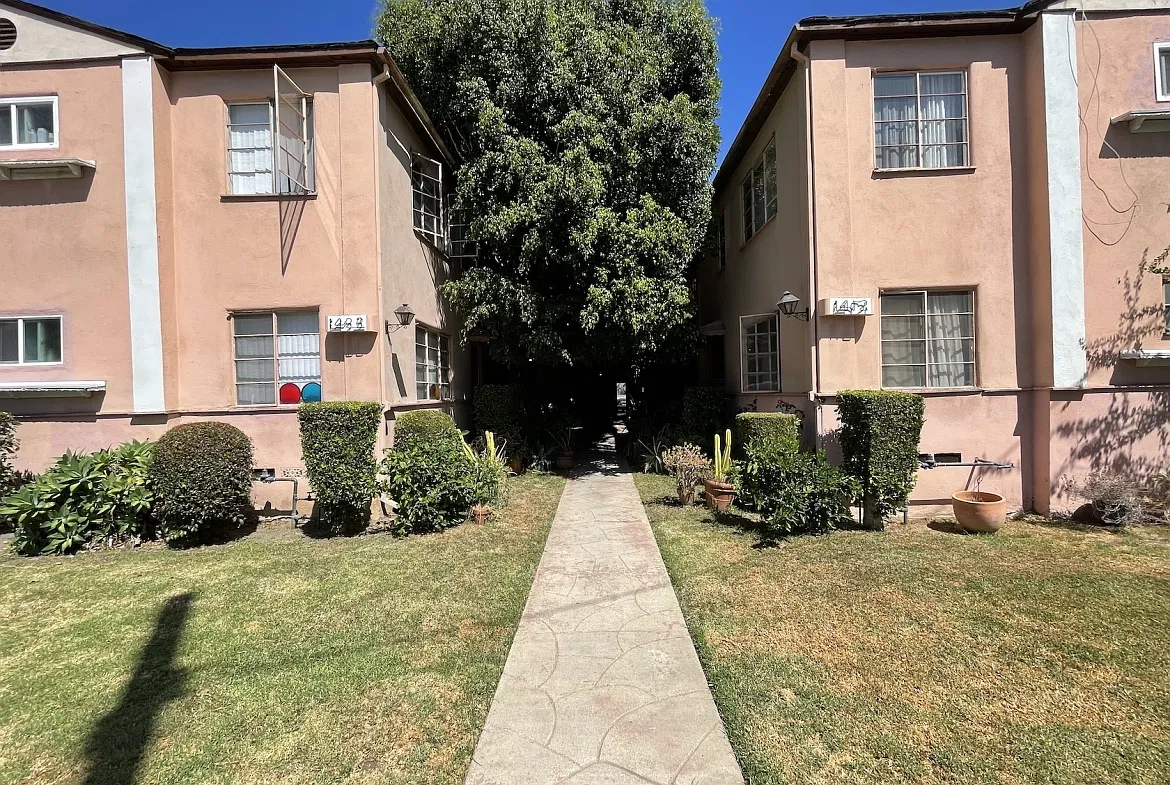 N Gardner St, Los Angeles — Photo 4