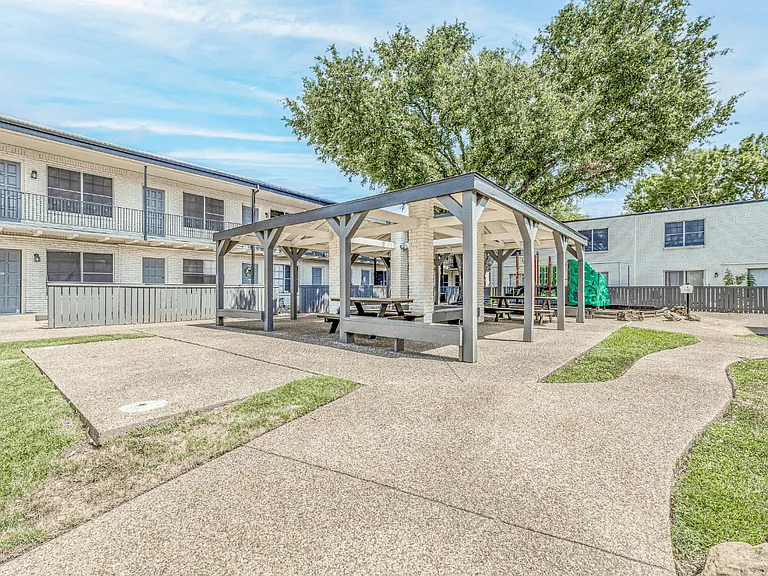 Northwood Heights Apartments — Photo 17