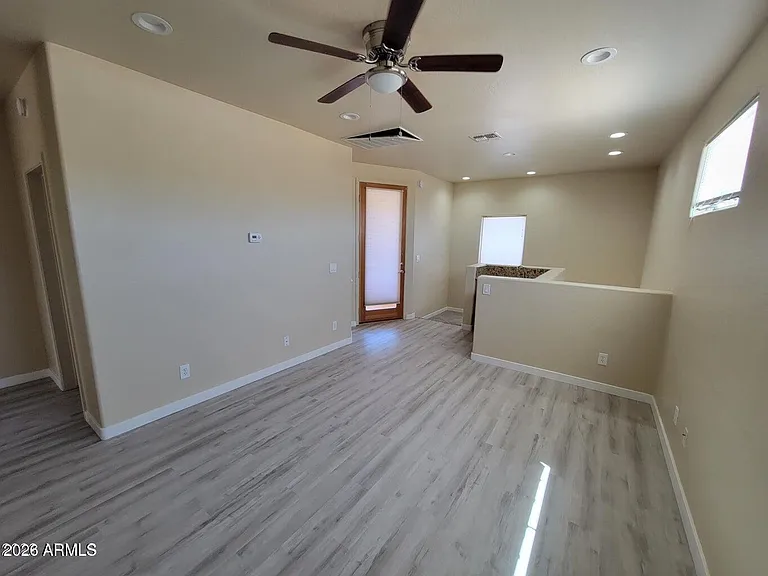 1629 E Grandview Rd — Photo 19