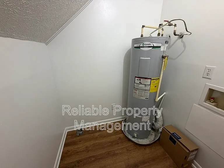 1405 Tangora Ln — Photo 5