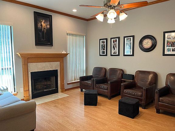 5th image of 1010 Dove Creek Dr