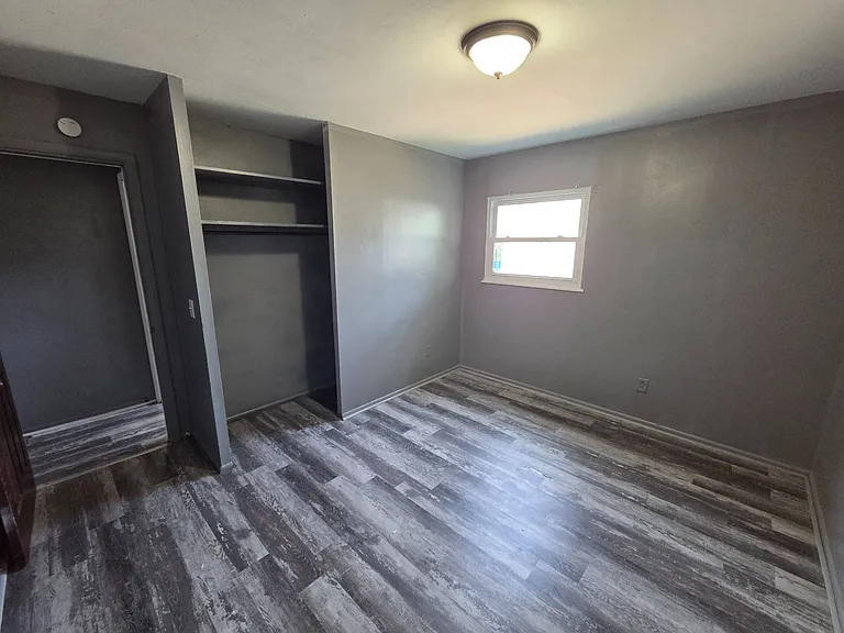 2401 Eastlawn St — Photo 9