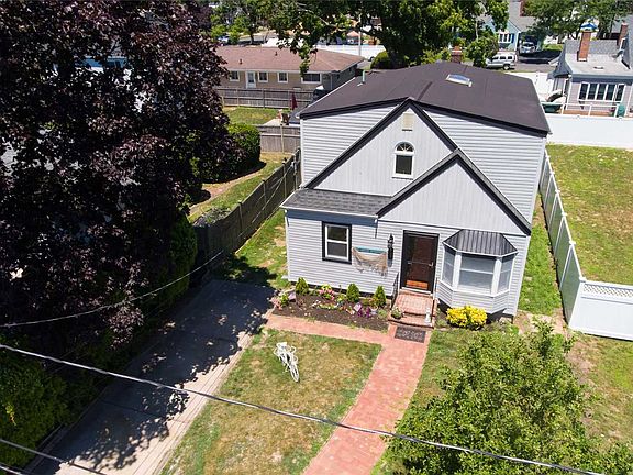 3rd image of 757 Bay 7th St