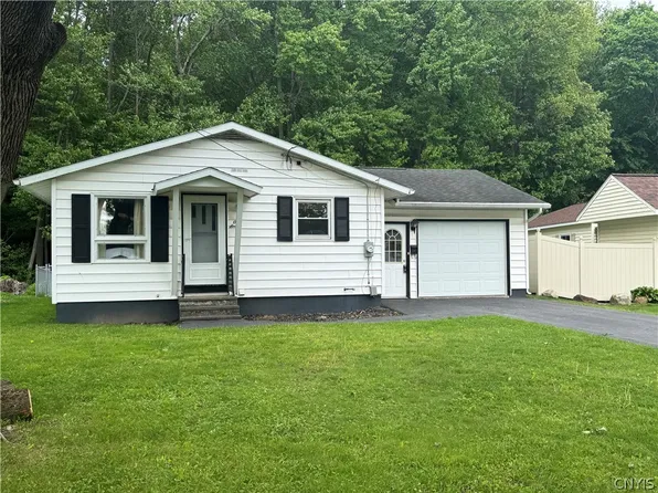 116 Waterbury Ave, Whitesboro, NY 13492
