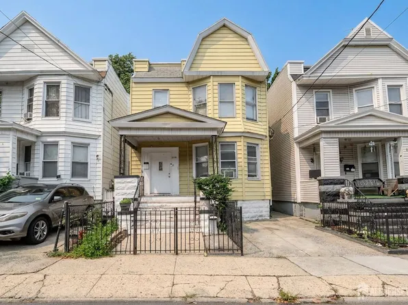 216 Bayview Ave, Jersey City, NJ 07305