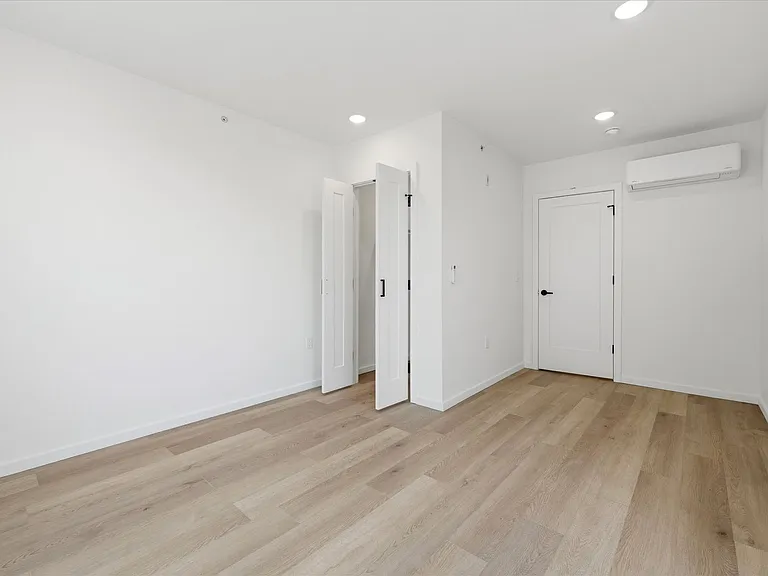 627 N 16th St — Photo 17