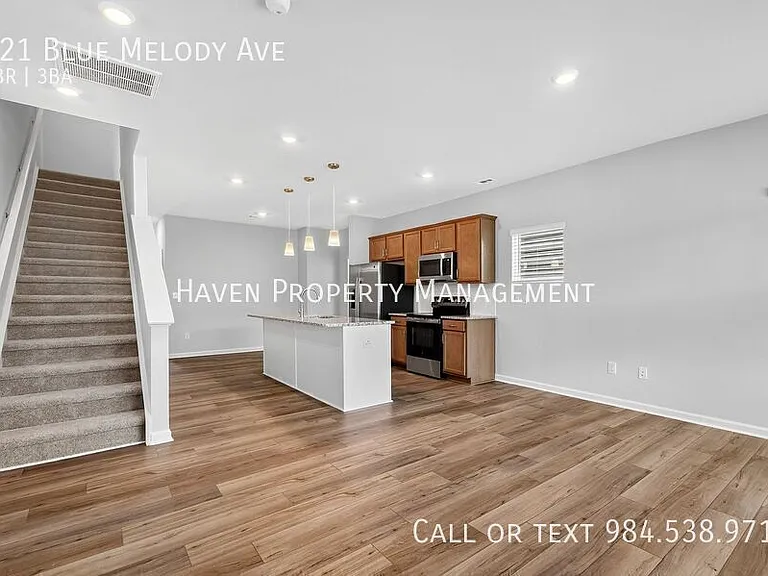 121 Blue Melody Ave — Photo 3