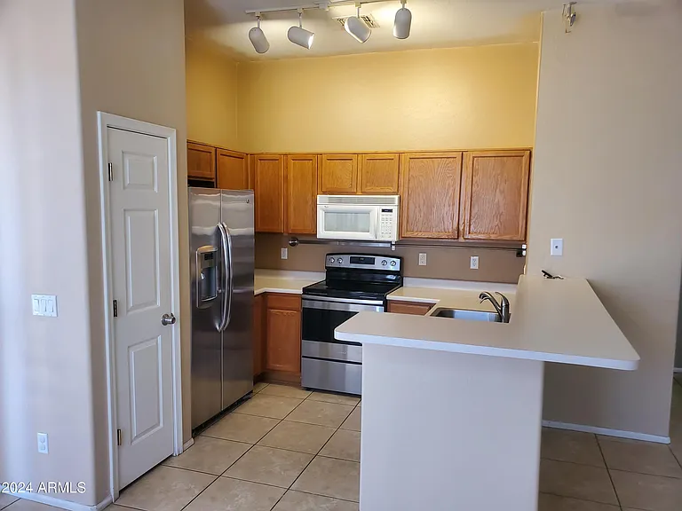 1507 S 171st Ln — Photo 12