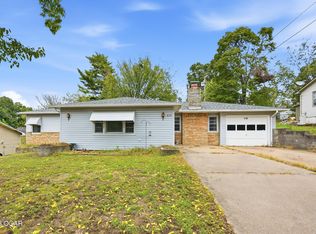 410 E Glenview Pl, Neosho, MO 64850