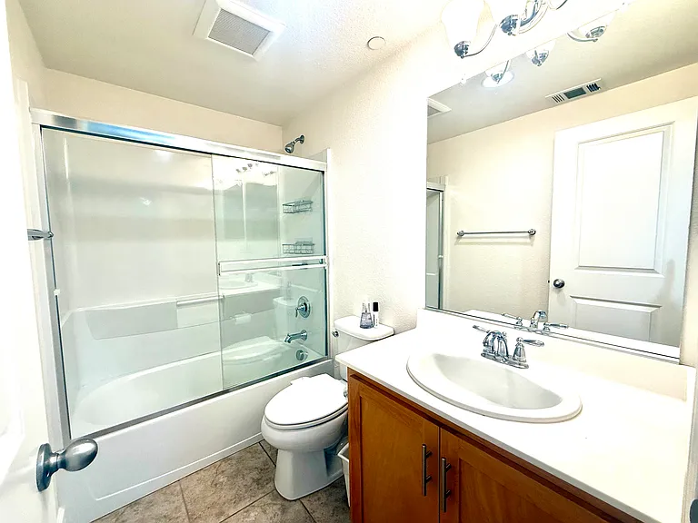 2044 Lee Way — Photo 9