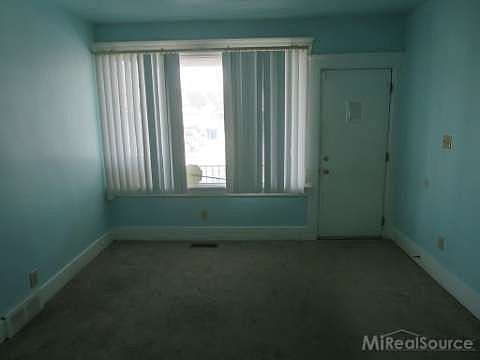 3rd image of 11921 Fleming St