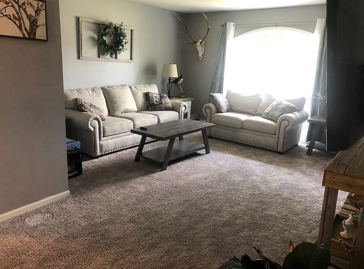 4 bed, 2448 sqft, $2,200 — Photo 3