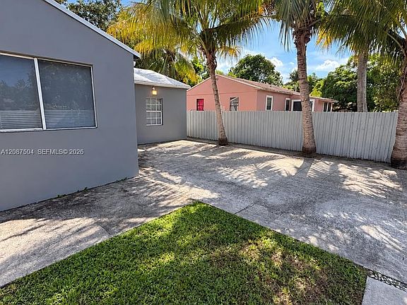 3rd image of 1418 NW 101st St
