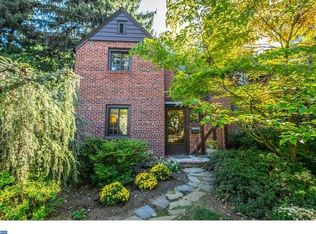 15 Stokes Ter, Moorestown, NJ 08057