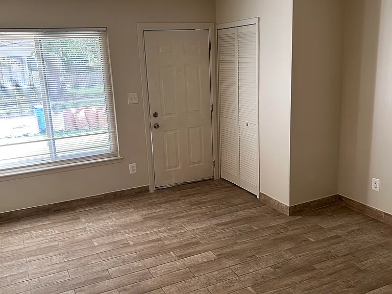 25514 Ross St — Photo 10