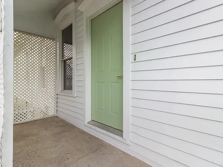914 Hayes Ave — Photo 7