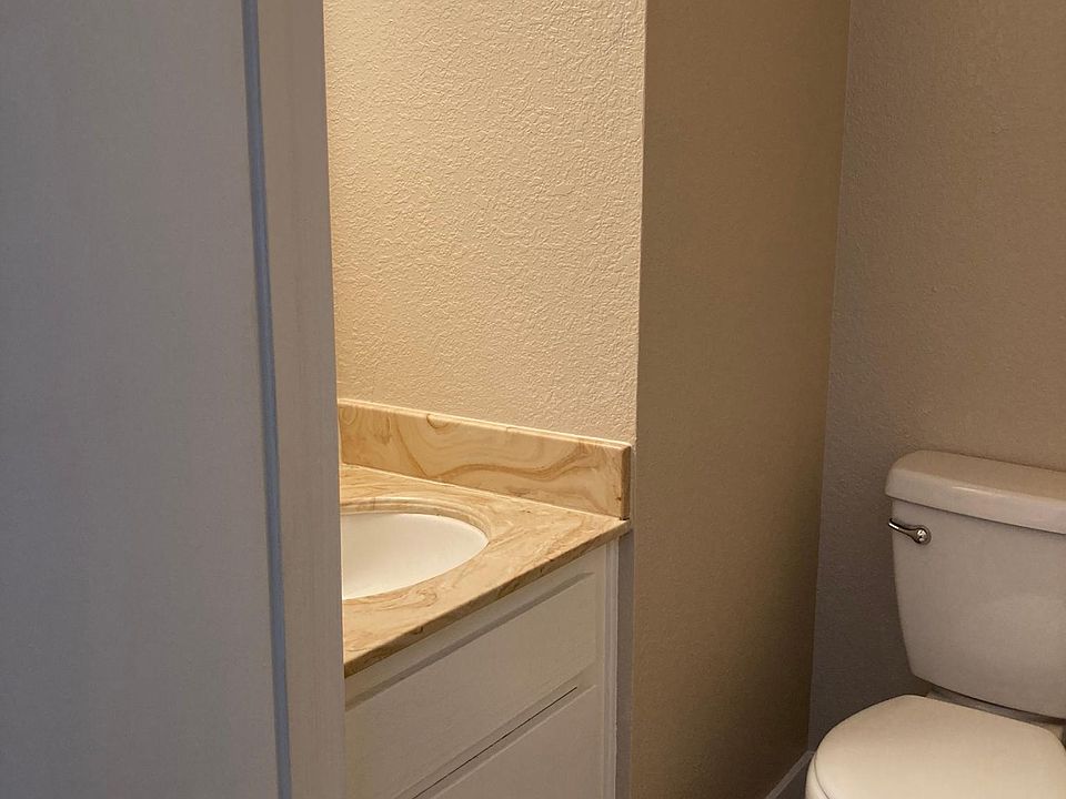 1st image of 860 Memorial Dr APT C