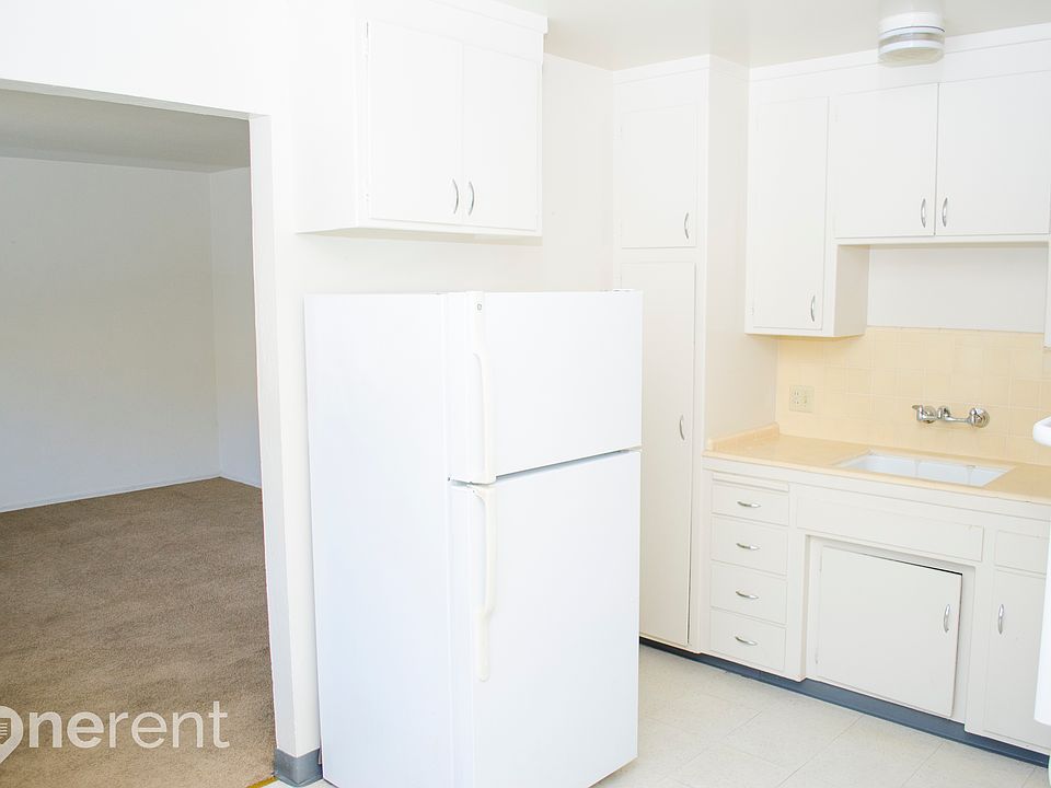 1st image of 2184 Royal Dr