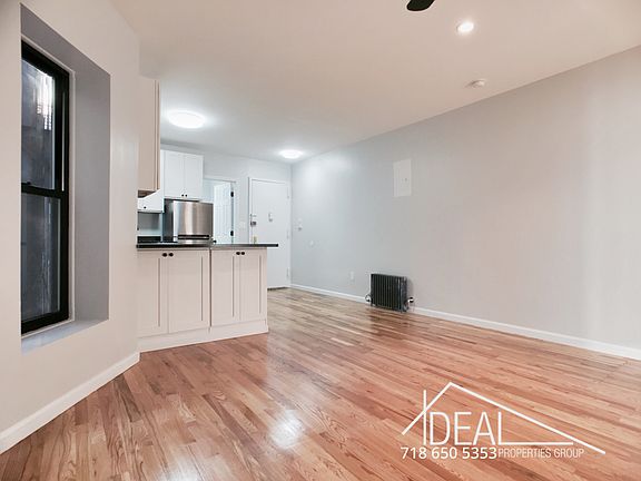 3rd image of 49 Underhill Ave APT 1B