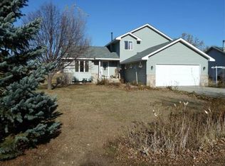1193 Frisbie Ave E, Maplewood, MN 55109