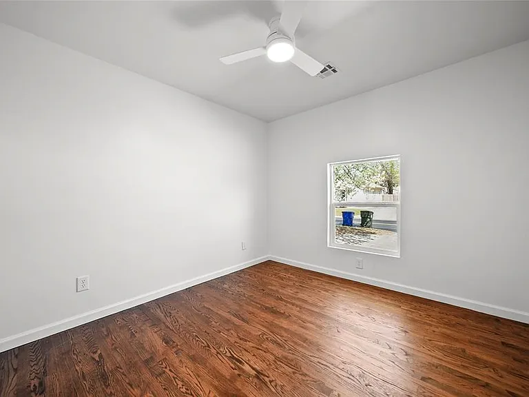 1034 W Boyd St — Photo 11