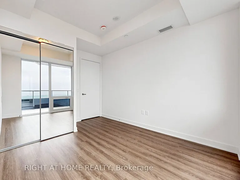 448 Burnhamthorpe Rd W #6210 — Photo 18