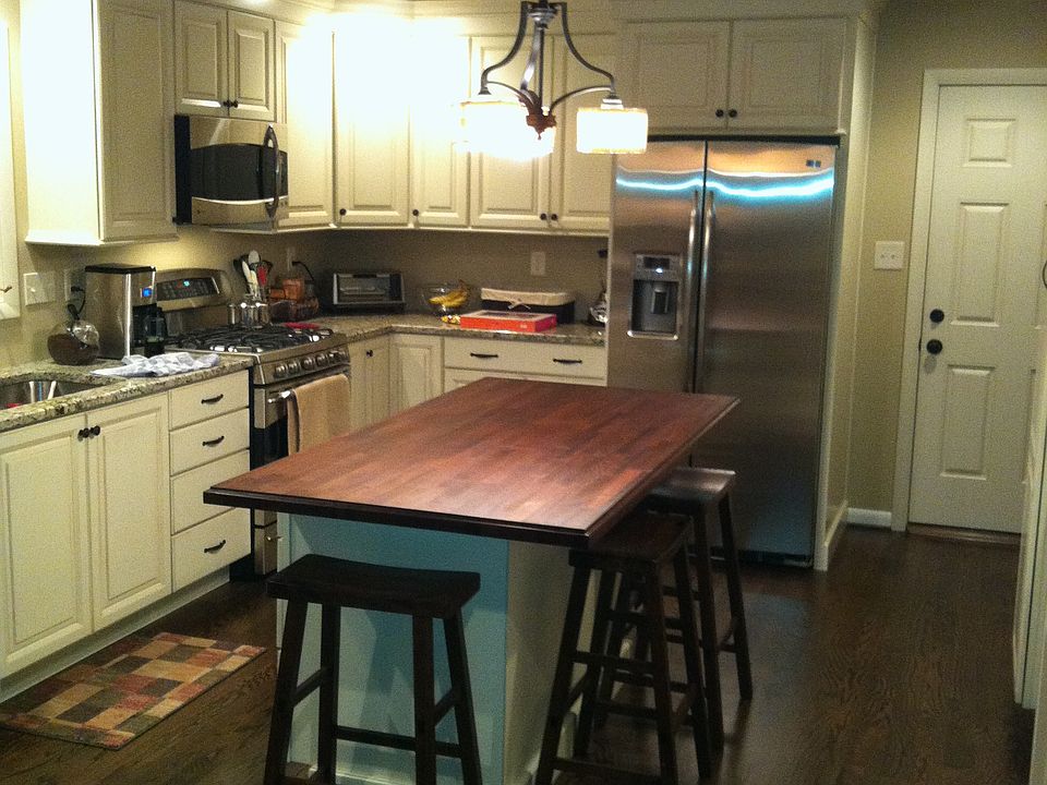 1st image of 212 S Sevenoaks Dr