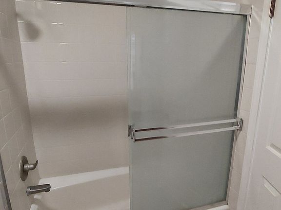 3rd image of 8521 Villa La Jolla Dr APT G