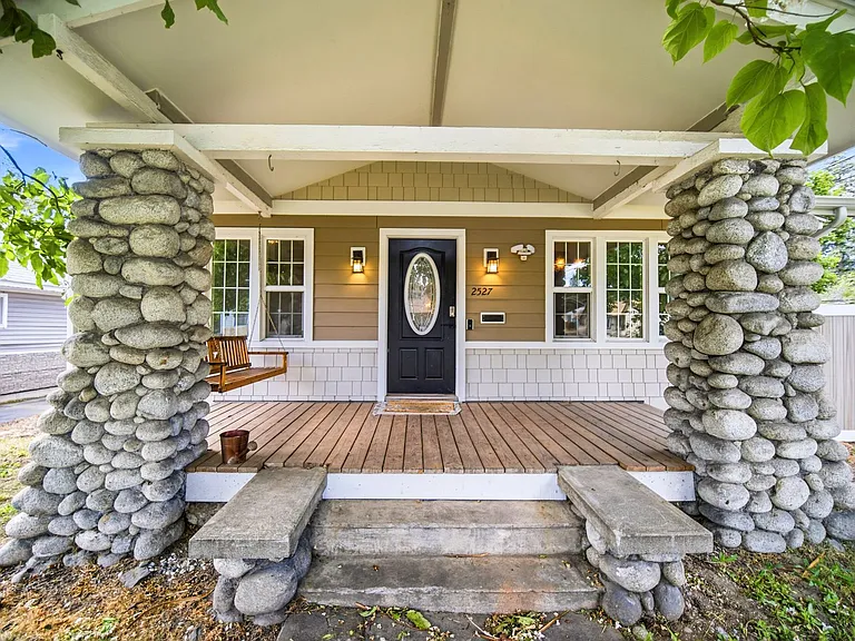 2527 W Liberty Ave — Photo 3