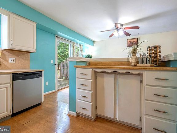 4th image of 227 Grove Cir #60