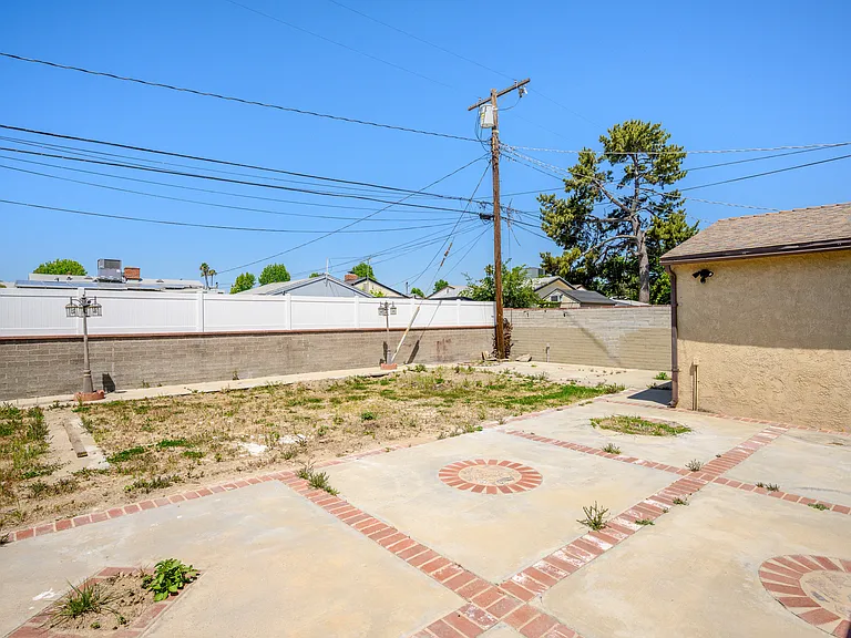 6607 Riverton Ave — Photo 29