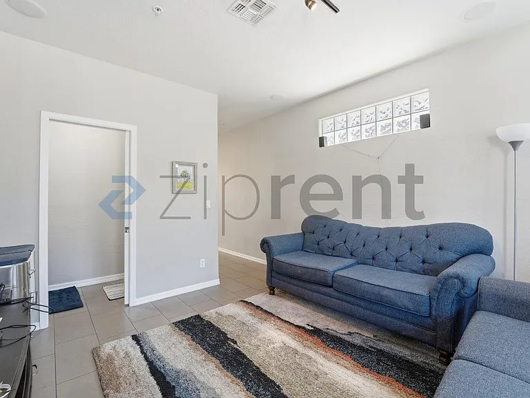 2315 E Pinchot Ave #128 — Photo 5