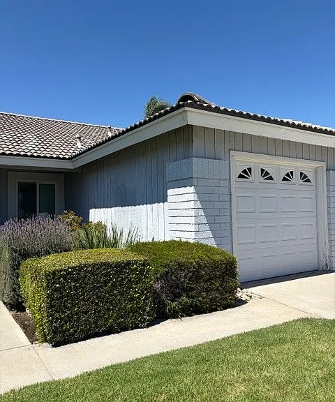 591 E Merrimac Ct — Photo 2