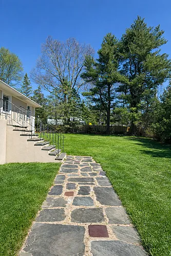 1537 Heights Dr Photo 1