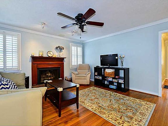 5th image of 89 Stewart Ave