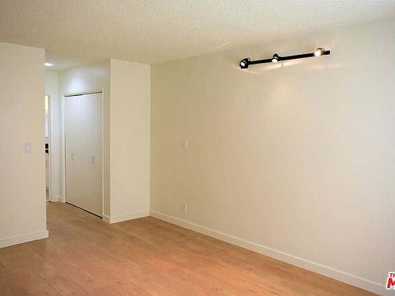 4th image of 642 N West Knoll Dr APT 104