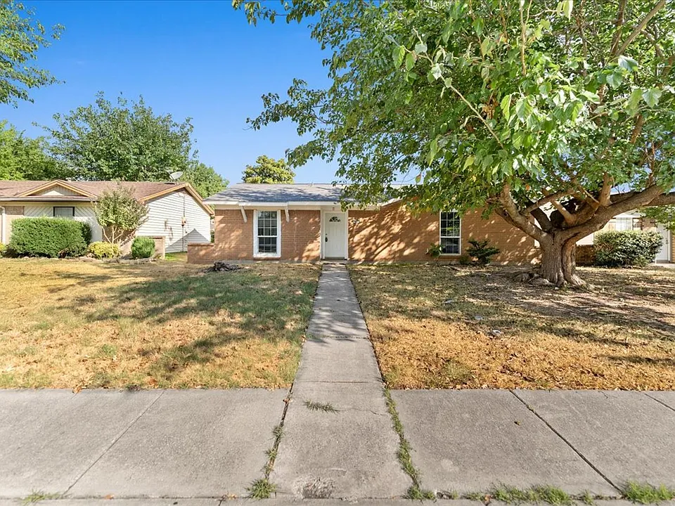901 Wandering Way Dr