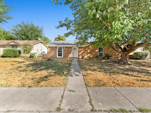901 Wandering Way Dr