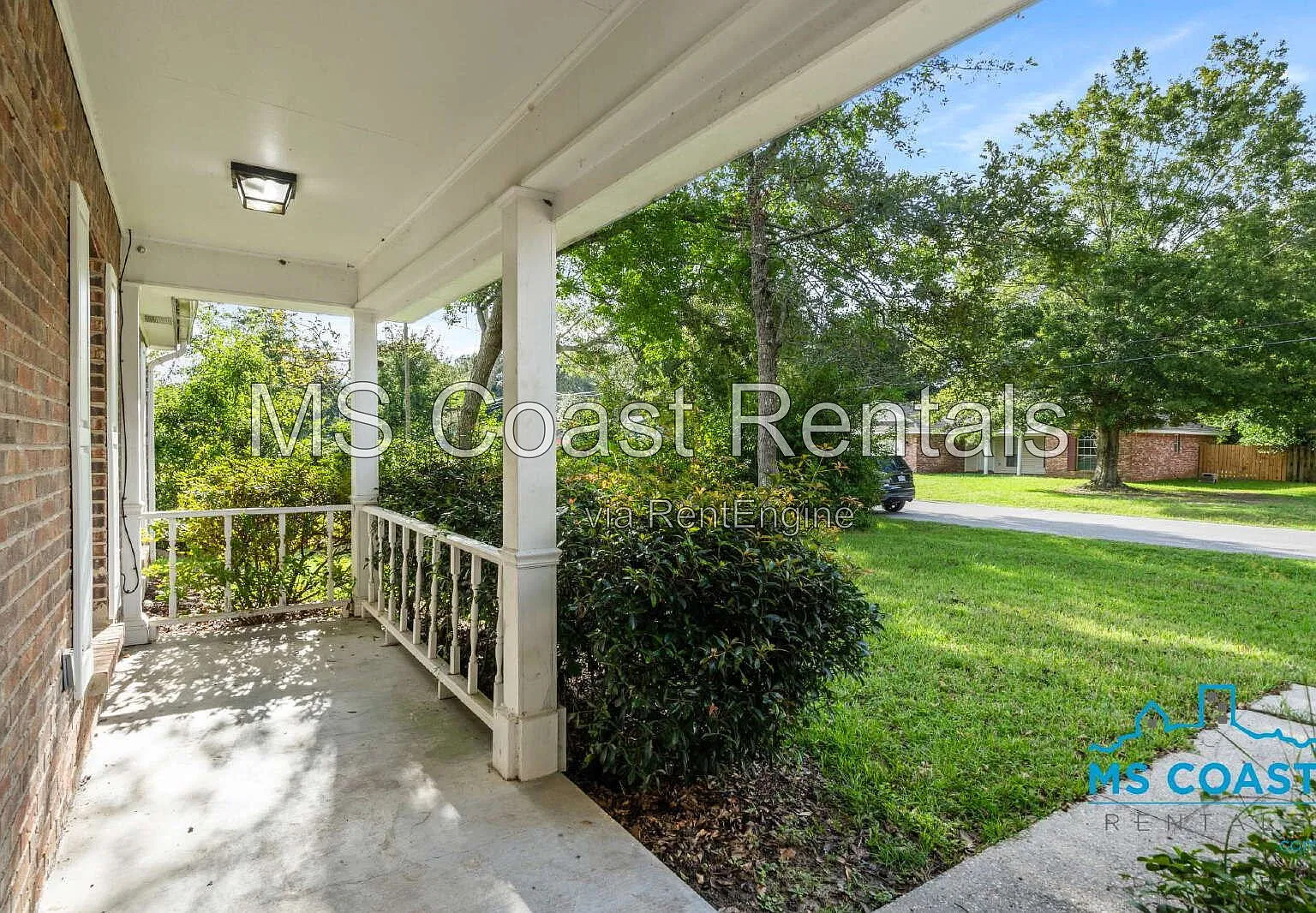 3 bed, 2.0 bath, 1404 sqft, $1,749 — Photo 3