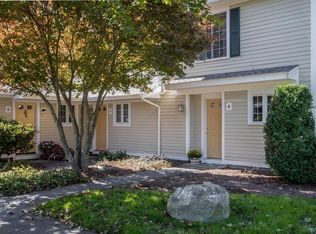 7 Nancy Rd APT 4, South Easton, MA 02375