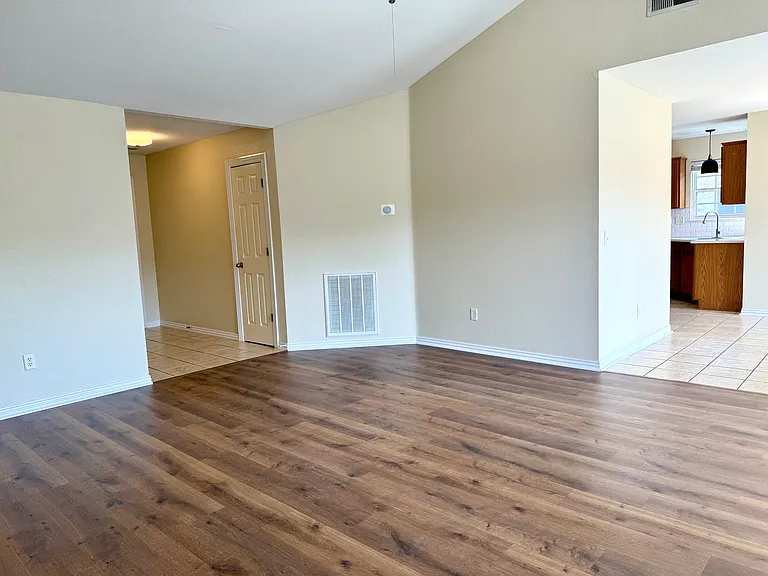 3307 SW Carriageway Ave — Photo 10