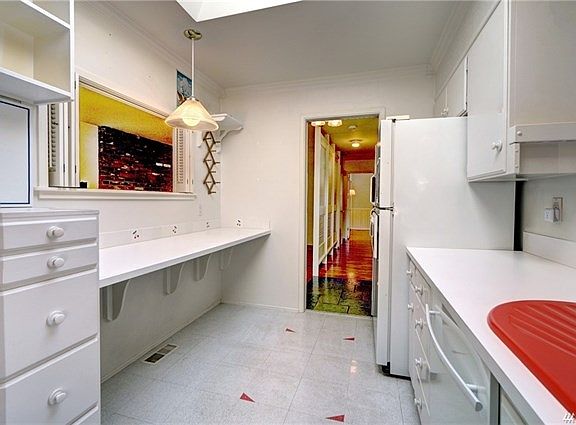 3rd image of 15042 SE 15th St