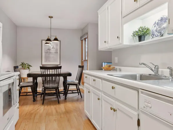 26 Arthur Ave SE APT 104, Minneapolis, MN 55414