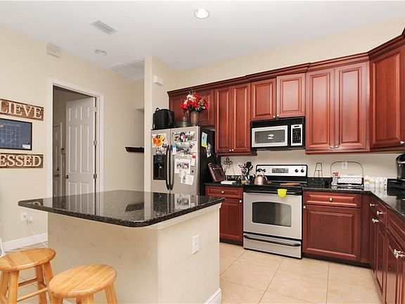 4th image of 1584 Burns Dr