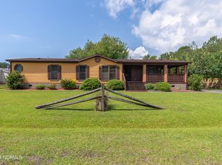 100 Maplecrest Way, Sneads Ferry, NC 28460