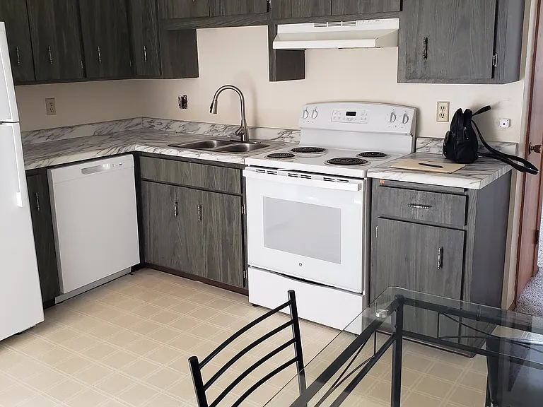 330 Heather Ln #2 — Photo 6